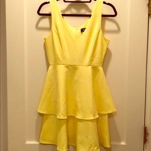LuLu’s yellow dress